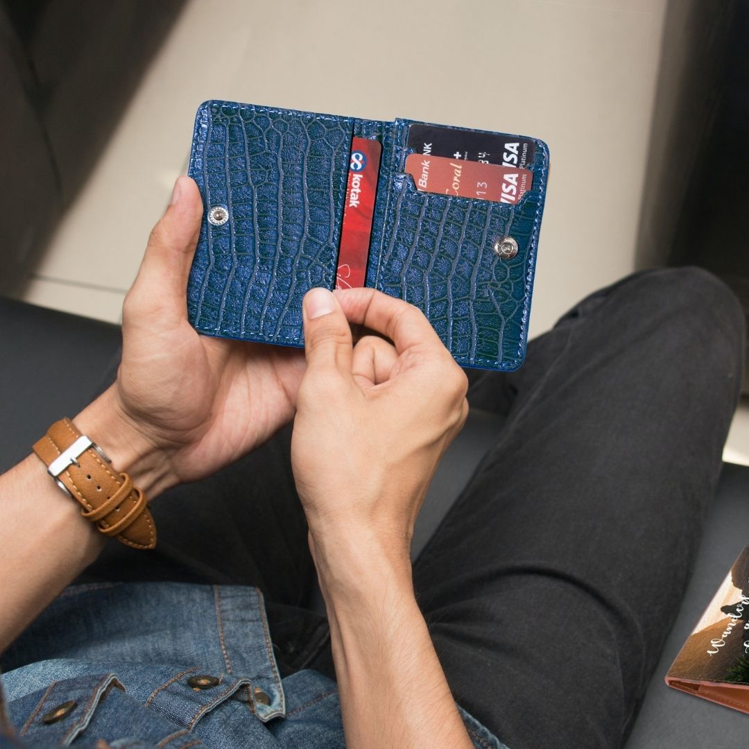 Ritzy Bi-Fold Card Wallet
